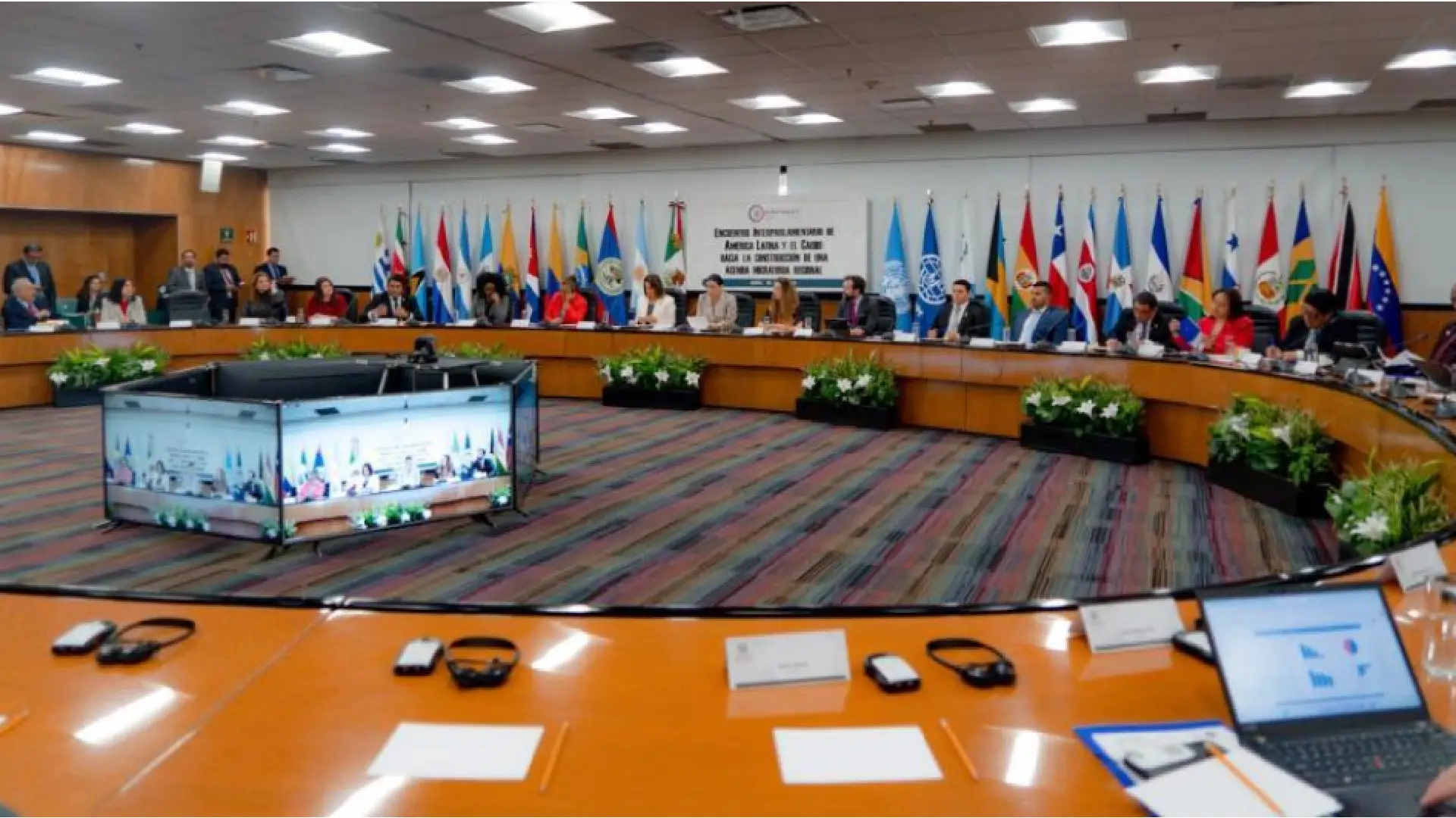 Foto de Legisladores de 16 países de América Latina y el Caribe acompañados por la OIM en México impulsan una agenda migratoria regional.